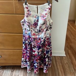 New York & Company sleeveless white dress with floral print